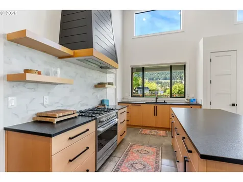 322 Hamilton Street North Bonneville WA 98639