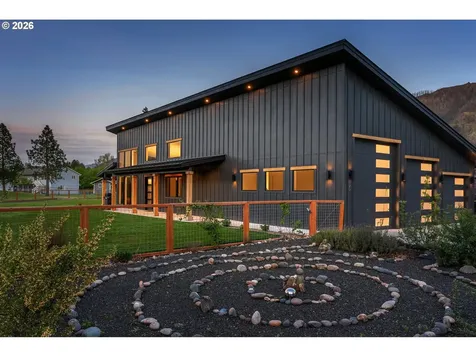 322 Hamilton Street North Bonneville WA 98639