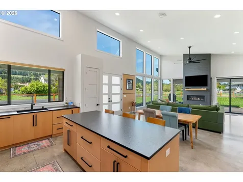 322 Hamilton Street North Bonneville WA 98639
