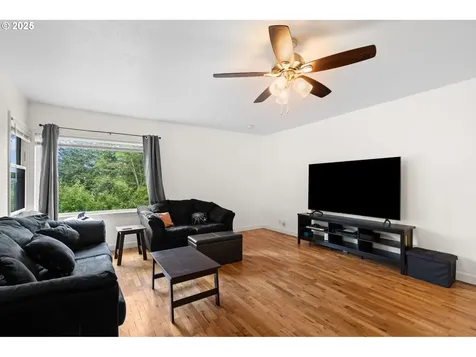 203 Williams Finney Road Kelso WA 98626