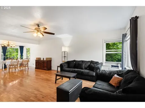 203 Williams Finney Road Kelso WA 98626