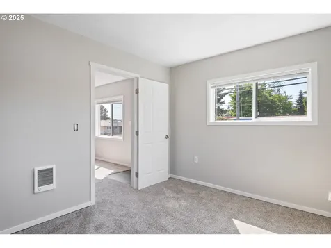 904 N 7th Avenue Kelso WA 98626