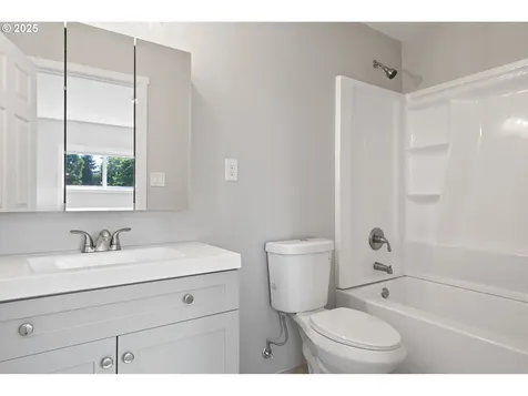904 N 7th Avenue Kelso WA 98626