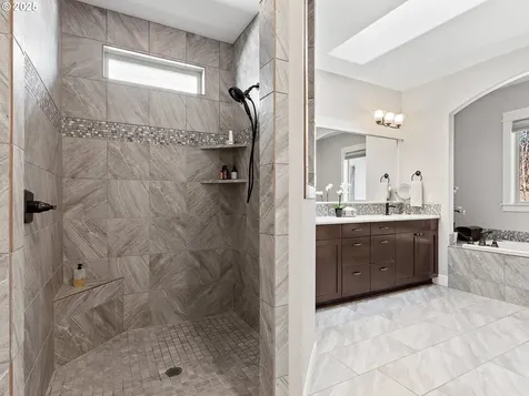 10705 NE 92nd Avenue Vancouver WA 98662