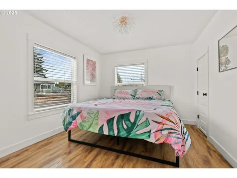 7216 SE Insley Street Portland OR 97206