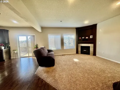 277 SW Mt Rainier Street Mcminnville OR 97128