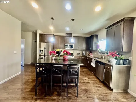 277 SW Mt Rainier Street Mcminnville OR 97128
