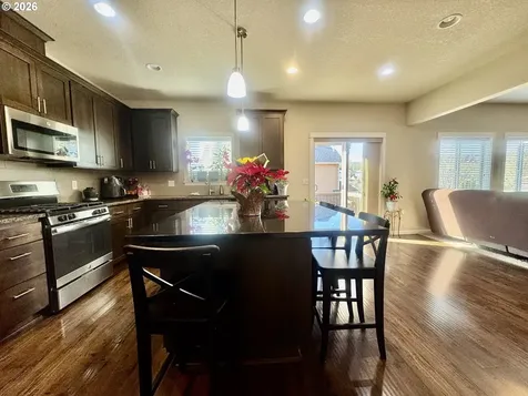 277 SW Mt Rainier Street Mcminnville OR 97128