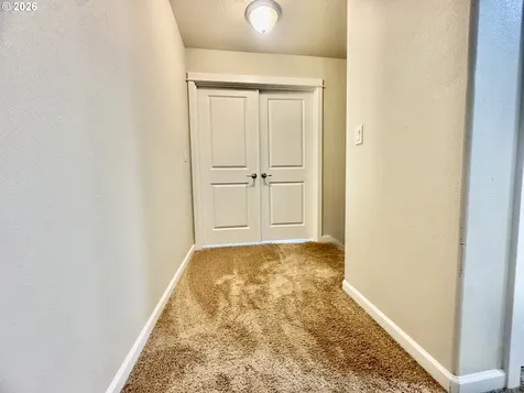 277 SW Mt Rainier Street Mcminnville OR 97128