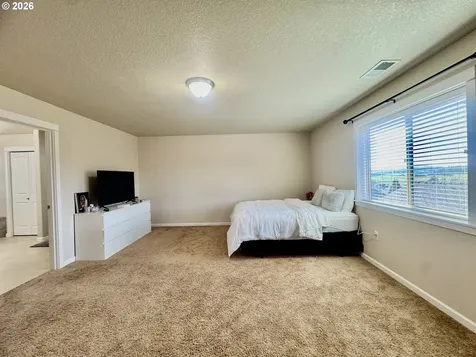277 SW Mt Rainier Street Mcminnville OR 97128