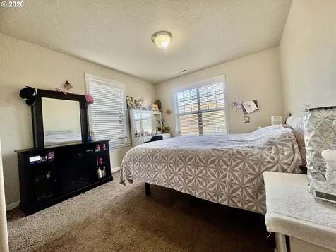277 SW Mt Rainier Street Mcminnville OR 97128