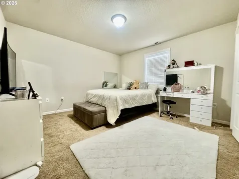 277 SW Mt Rainier Street Mcminnville OR 97128