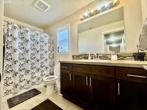 277 SW Mt Rainier Street Mcminnville OR 97128