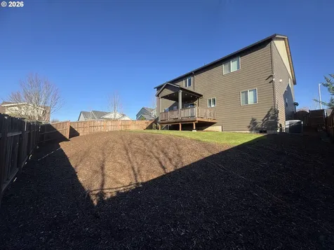 277 SW Mt Rainier Street Mcminnville OR 97128