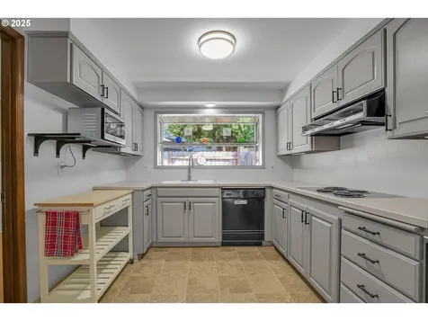 4420 NW 187th Avenue Portland OR 97229