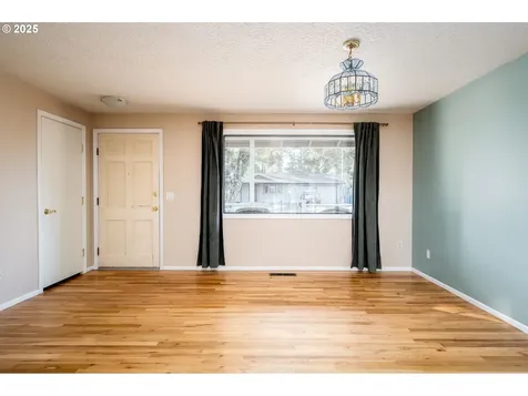 1522 SE 143rd Place Portland OR 97233