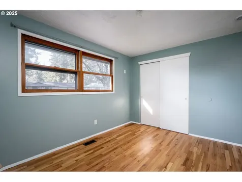 1522 SE 143rd Place Portland OR 97233