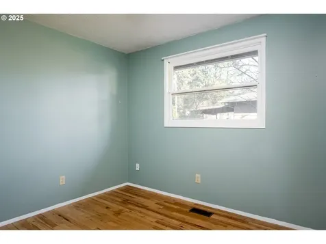 1522 SE 143rd Place Portland OR 97233