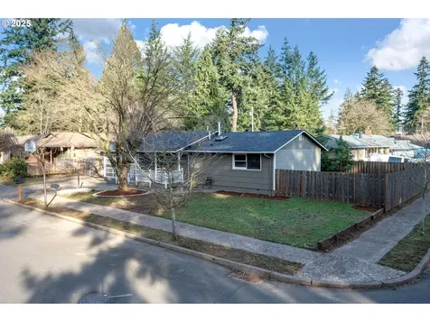 1522 SE 143rd Place Portland OR 97233