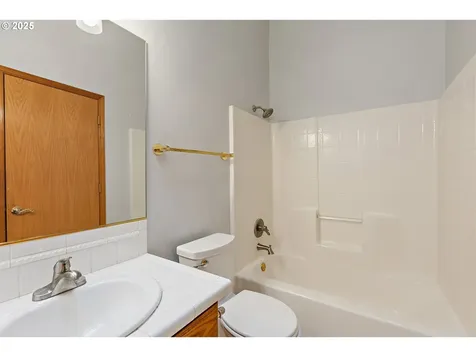 3321 SW Redfern Place Gresham OR 97080