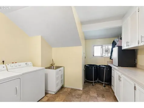 1122 SE 1st Street Winlock WA 98596