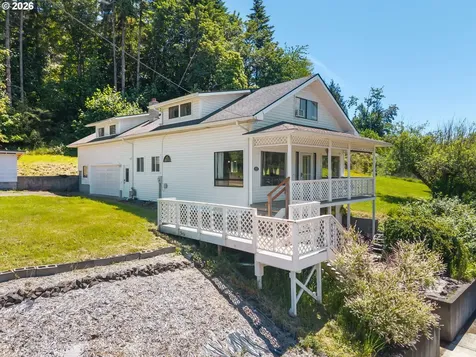 1122 SE 1st Street Winlock WA 98596