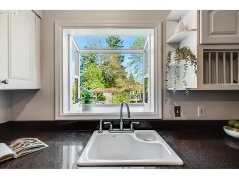 3566 NE Maywood Place Portland OR 97220