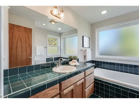 3566 NE Maywood Place Portland OR 97220