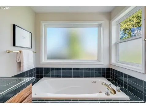 3566 NE Maywood Place Portland OR 97220