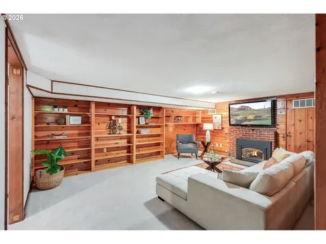 3566 NE Maywood Place Portland OR 97220