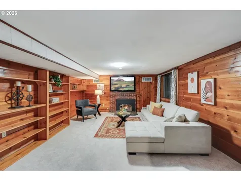 3566 NE Maywood Place Portland OR 97220