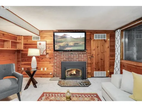 3566 NE Maywood Place Portland OR 97220
