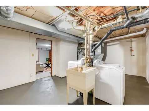 3566 NE Maywood Place Portland OR 97220