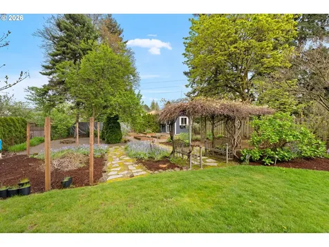 3566 NE Maywood Place Portland OR 97220