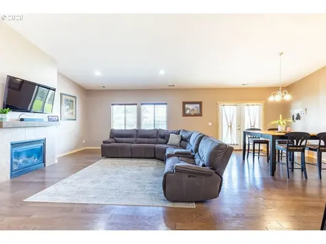 10503 I Avenue Island City OR 97850
