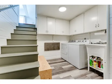 1350 Hughes Street Eugene OR 97402