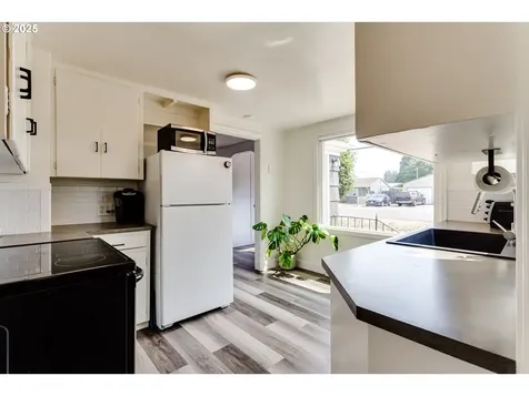 1350 Hughes Street Eugene OR 97402