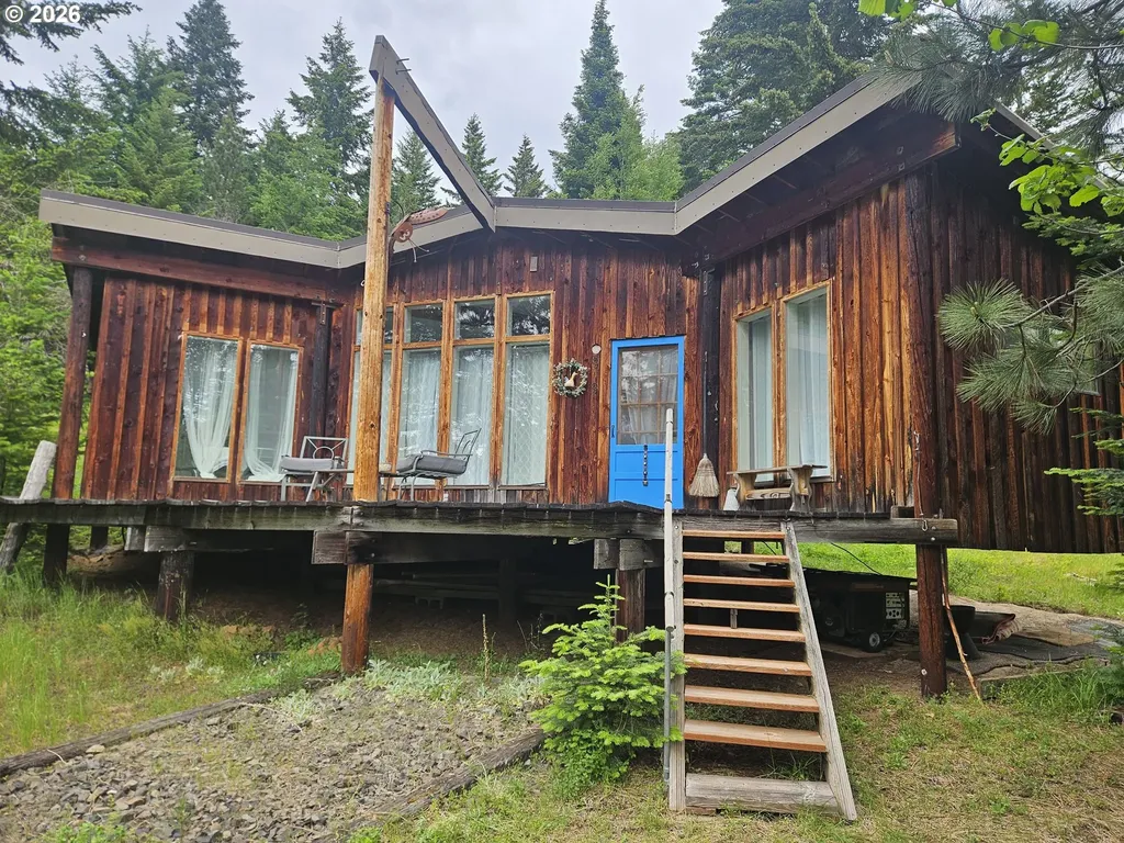 983 Snowden Road White Salmon WA 98672