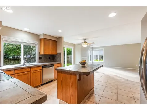 17005 SE 27th Street Vancouver WA 98683