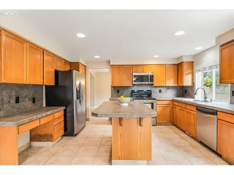 17005 SE 27th Street Vancouver WA 98683