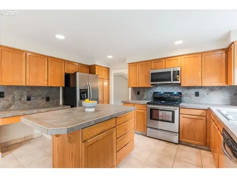 17005 SE 27th Street Vancouver WA 98683