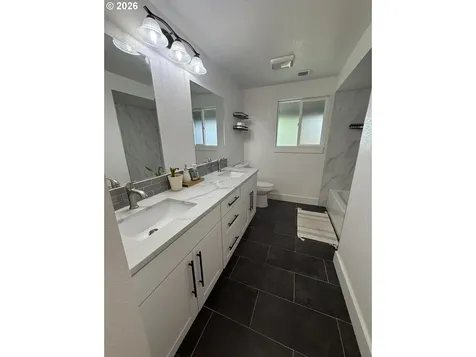 6974 Glacier Drive Springfield OR 97478