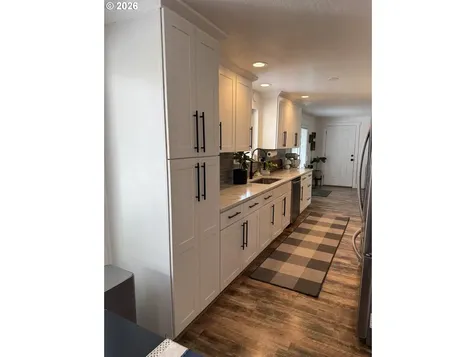 6974 Glacier Drive Springfield OR 97478