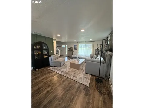 6974 Glacier Drive Springfield OR 97478