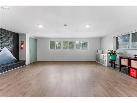 948 NE Queens Lane Hillsboro OR 97124