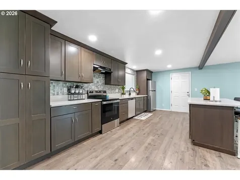 948 NE Queens Lane Hillsboro OR 97124