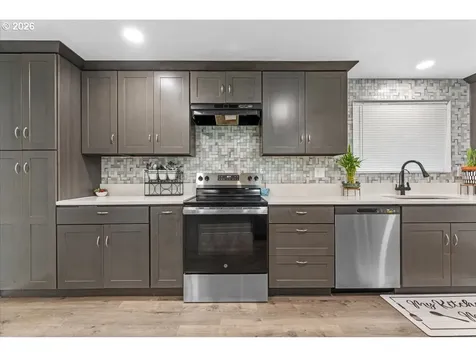 948 NE Queens Lane Hillsboro OR 97124