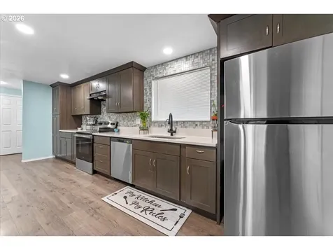 948 NE Queens Lane Hillsboro OR 97124