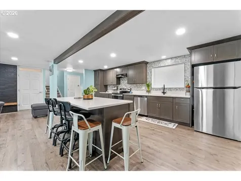 948 NE Queens Lane Hillsboro OR 97124