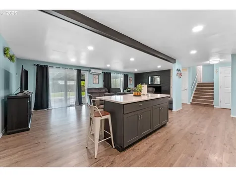 948 NE Queens Lane Hillsboro OR 97124